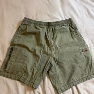 Levis olive shorts